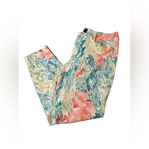 Old Navy Pants - Old Navy Pixie Mid-Rise Floral Print Pants. Size 6 Regular.